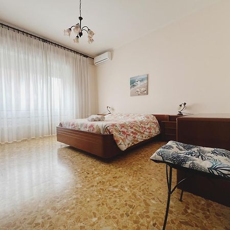 Appartement Cipriani à Ostie Extérieur photo